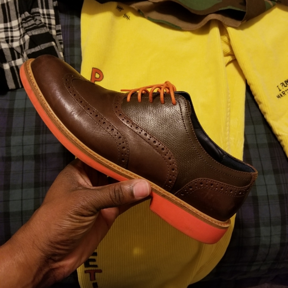 Shoes - Picture 2 of 3